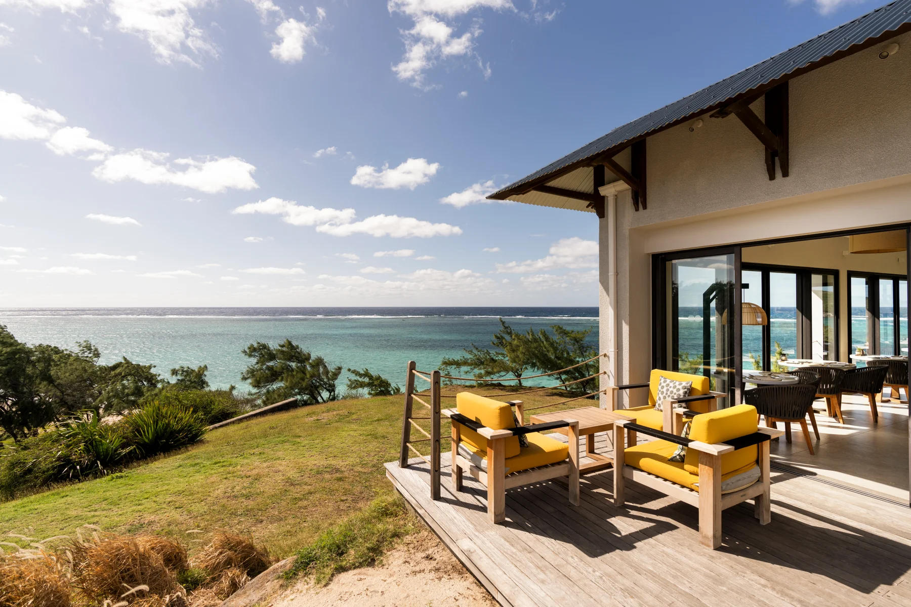 Constance Tekoma, Rodrigues-1